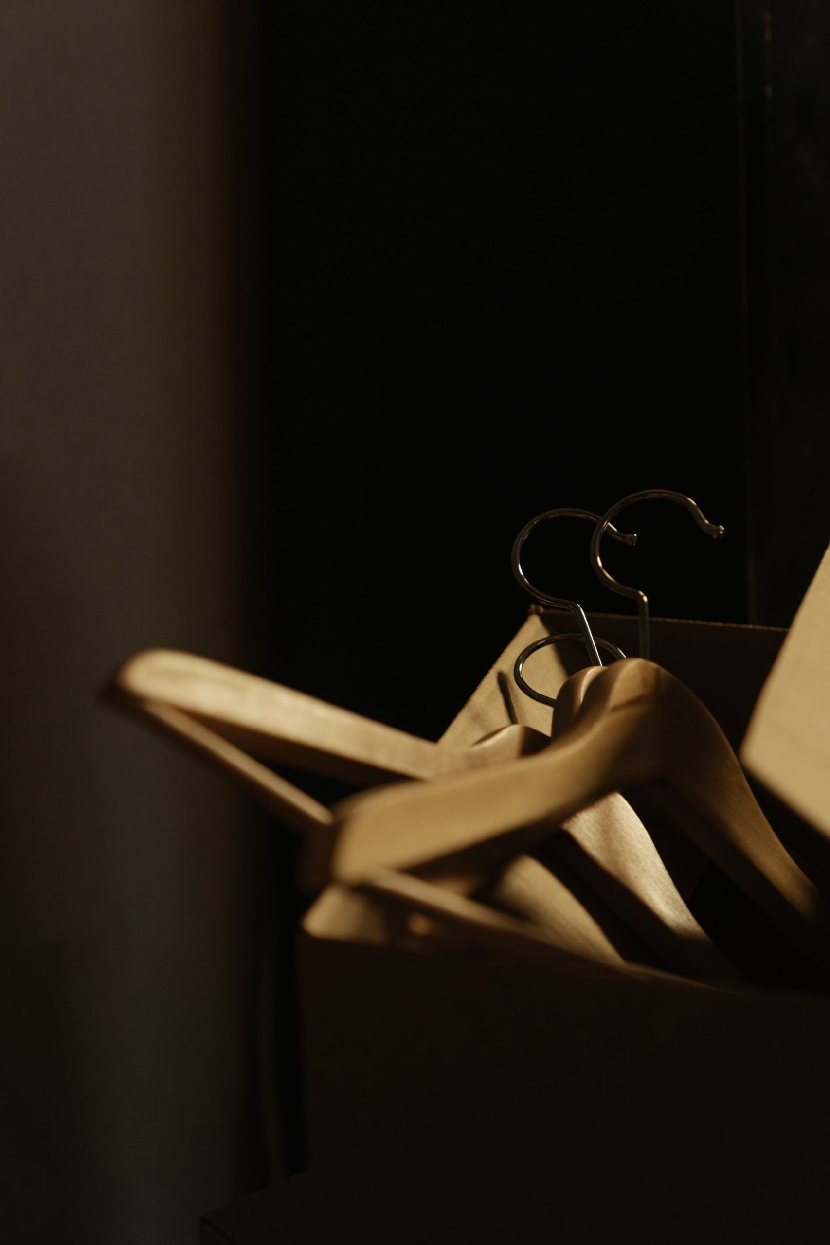 Préparation carton penderie pour déménagements Vermorel