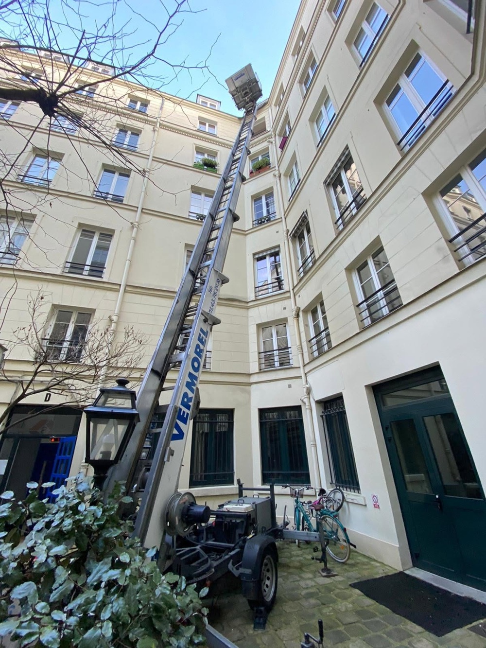 Location monte meubles tarifs-Paris-Vermorel